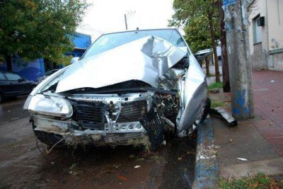 Dos heridos por un choque y vuelco en la Per�n
