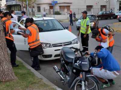 Secuestraron 37 veh�culos y labraron 160 infracciones