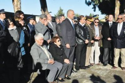 Durante la entrega de ofrendas los veteranos reiteraron el reclamo por la sede propia