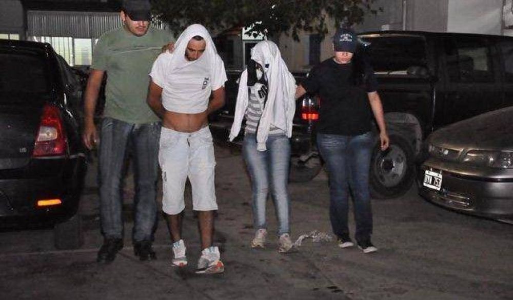 Pareja detenida por extorsi�n telef�nica, ped�an $10.000