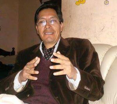 " Nos merecemos tener derecho a informarnos plural y democraticamente ", Dante Aucapi�a. 