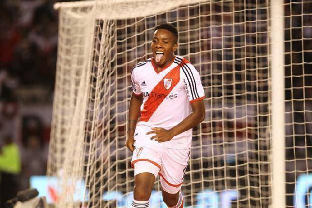 A River nadie le saca la ilusi�n: super� a Newell�s 1-0 y est� a un punto del l�der