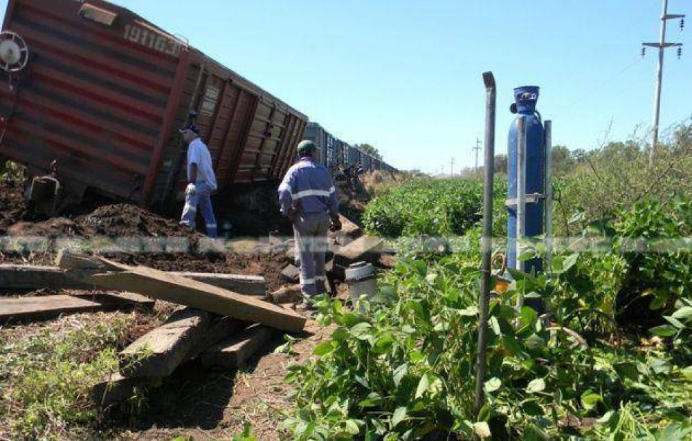 Descarril� tren cargado con cemento y puso en jaque al ramal Avia Terai-Barranqueras