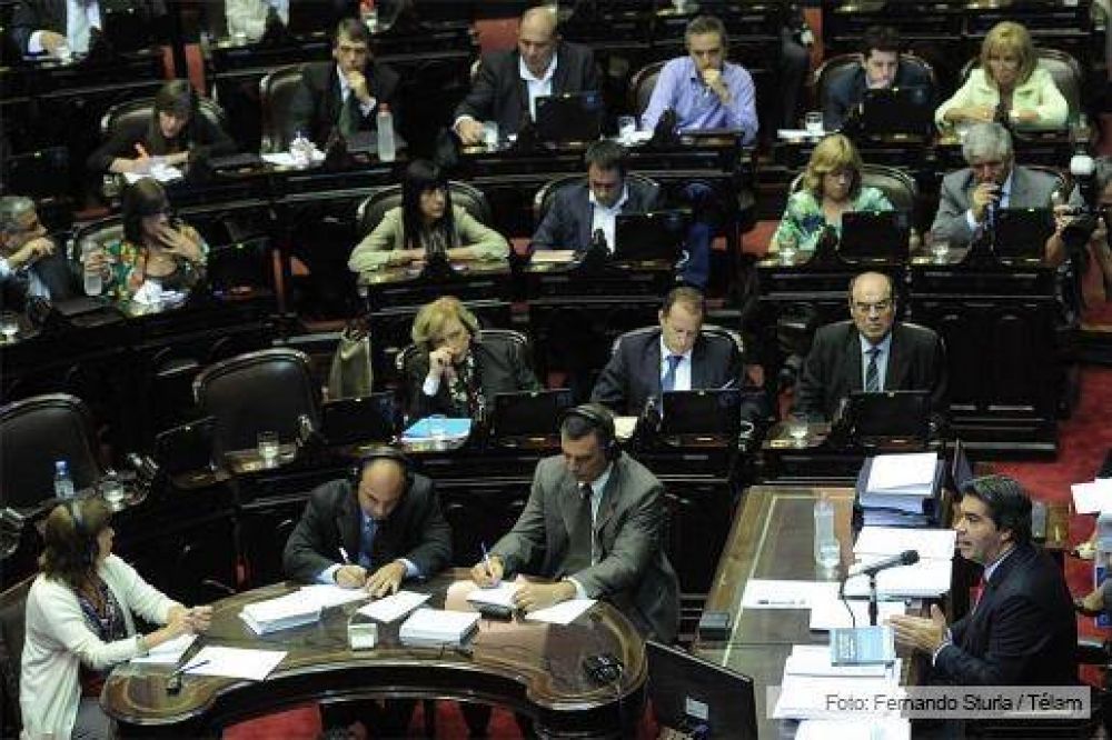 Capitanich, en Diputados: "YPF es la nave insignia para lograr el autoabastecimiento energ�tico"