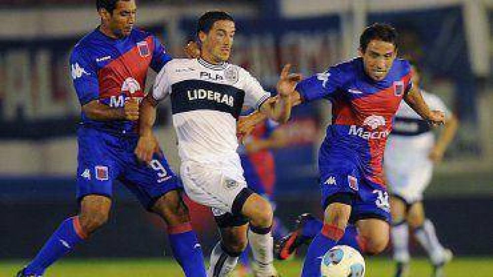 Gimnasia lo dio vuelta y le gana a Tigre en el Bosque platense 