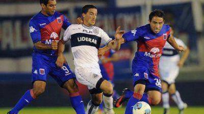 Gimnasia lo dio vuelta y le gana a Tigre en el Bosque platense 