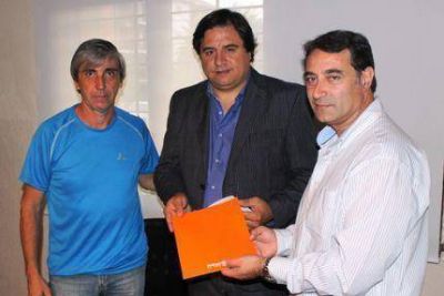 Reconocimientos legislativos para al documental H�roe Corriente