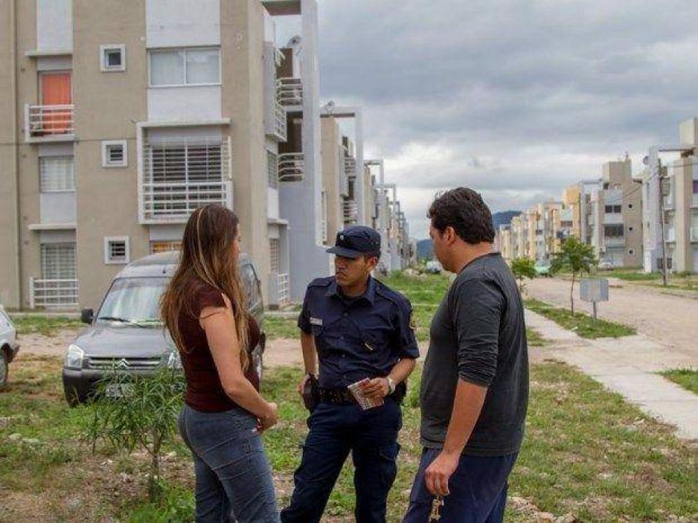 Vecinos impiden el ingreso de ocupas en El Huaico