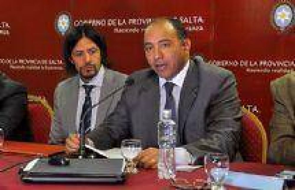 Carlos Parodi: "Ning�n docente que reci�n se inicia en Salta ganar� menos de 4.400 pesos"