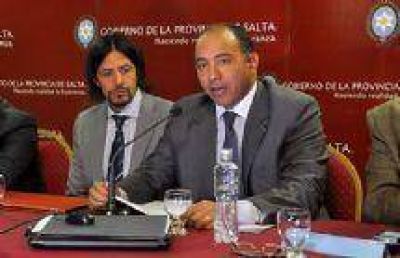 Carlos Parodi: "Ning�n docente que reci�n se inicia en Salta ganar� menos de 4.400 pesos"