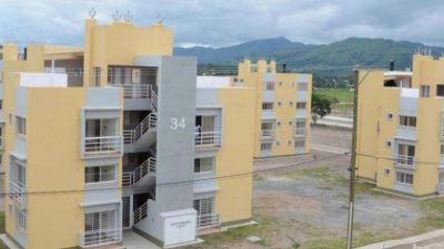 Familias usurpan monoambientes por falta de habitabilidad