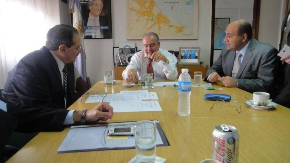 Alperovich firm� un convenio para la recepci�n de $ 320 millones