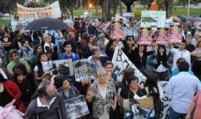 Vecinos de Vicente L�pez, San Mart�n y 3 de Febrero marcharon a un a�o de las inundaciones