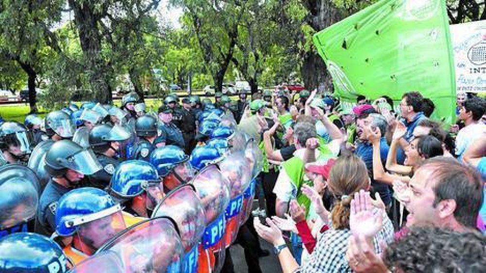 En marzo hubo casi siete cortes de calle por d�a h�bil