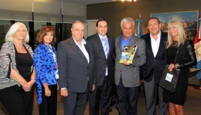 Afirman que De la Sota no descarta ir por su reelecci�n