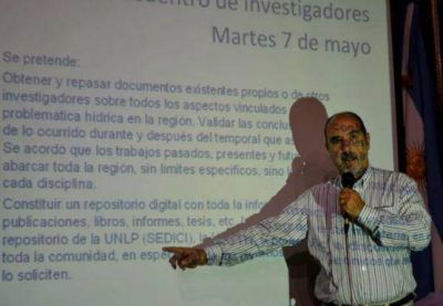 Profesionales de diversas disciplinas disertaron en la UNLP sobre las inundaciones