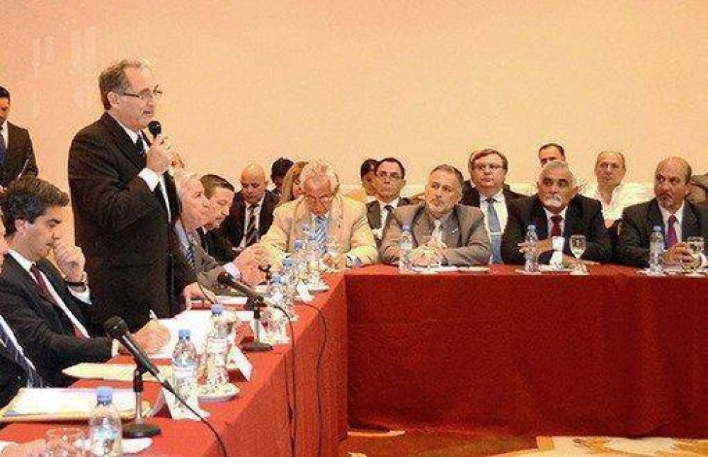 Consejo vial federal: Piden mejorar la al�cuota de coparticipaci�n del impuesto a los combustibles 