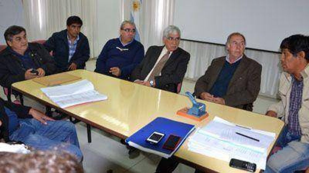 Alpesca: Intiman el pago de salarios