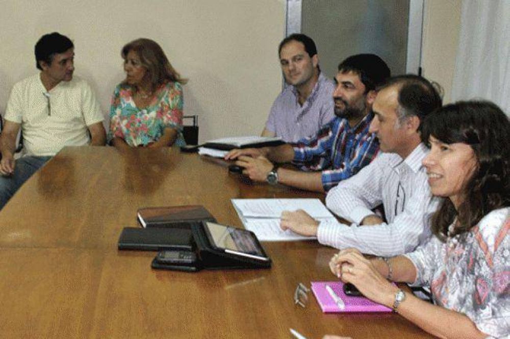 Ofrecen a docentes el pago en dos cuotas de la propuesta salarial