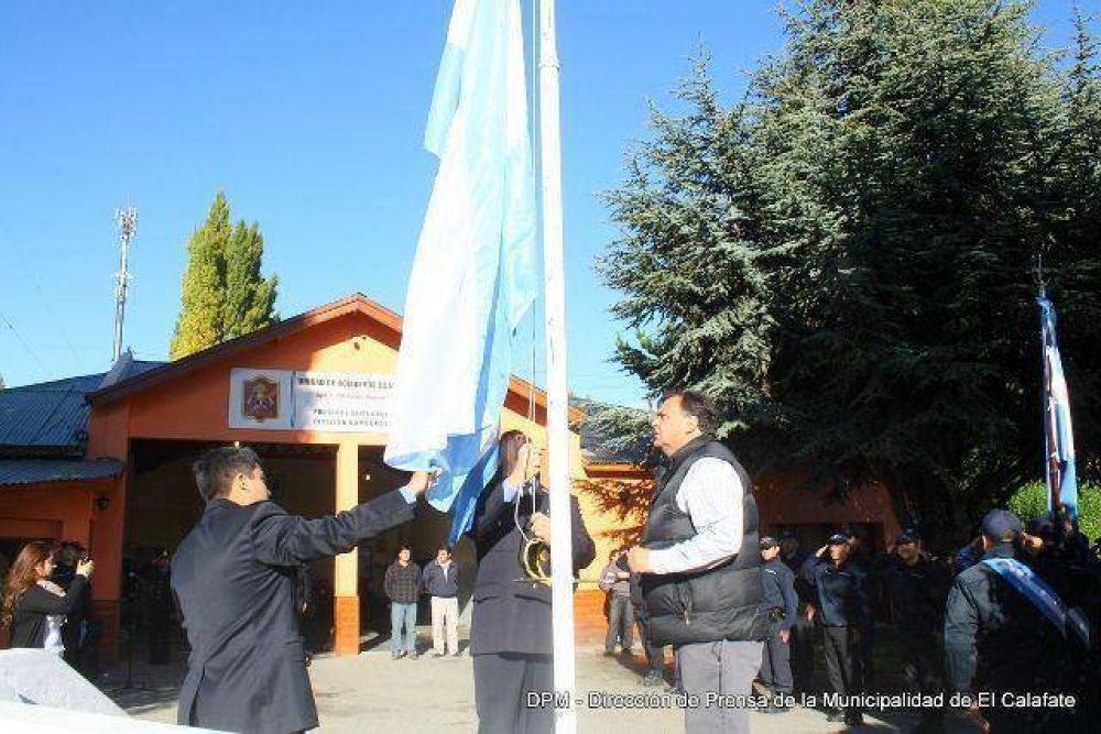 Belloni participo de los actos del aniversario de la Divisi�n de Bomberos de Santa Cruz