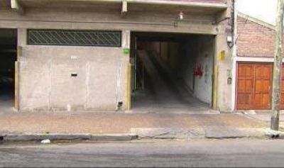 Asaltaron al Jefe del Grupo Halc�n en su casa de Lan�s