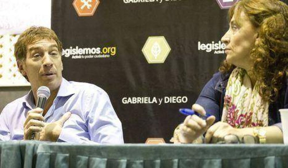 Michetti y Santilli presentan primeros proyectos de iniciativa ciudadana