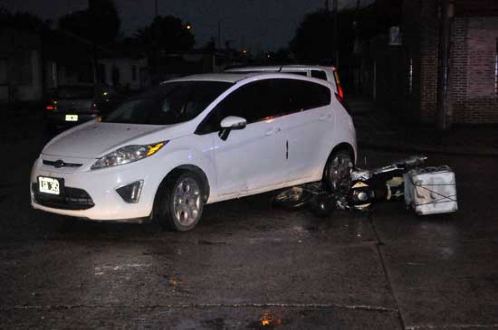 Un motomandados herido en un choque