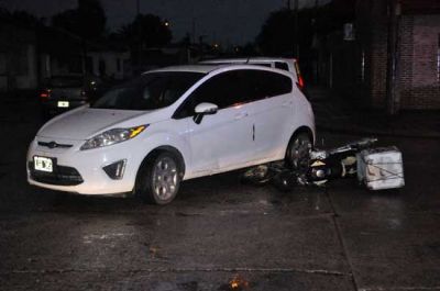 Un motomandados herido en un choque