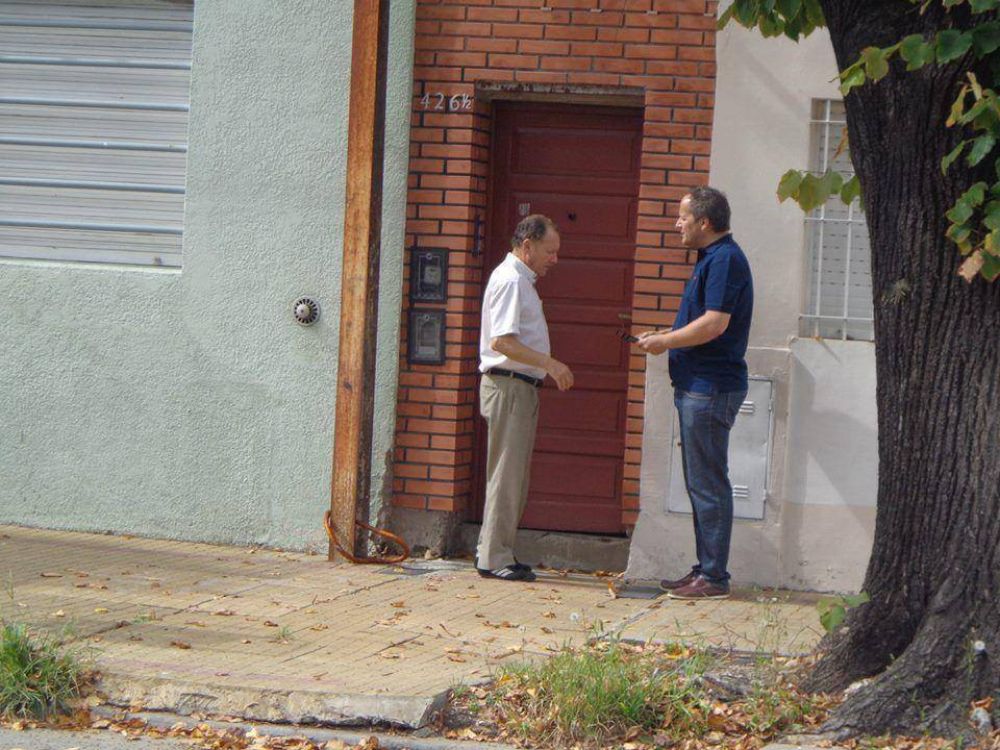 La Plata: despu�s de ocultarse el 2A, Pacharotti sali� a la calle para desligarse de Bruera