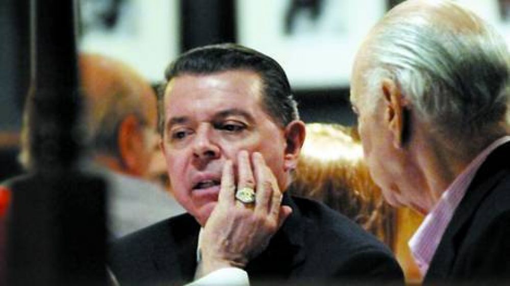 Sobreseyeron a Oyarbide en la causa por el anillo
