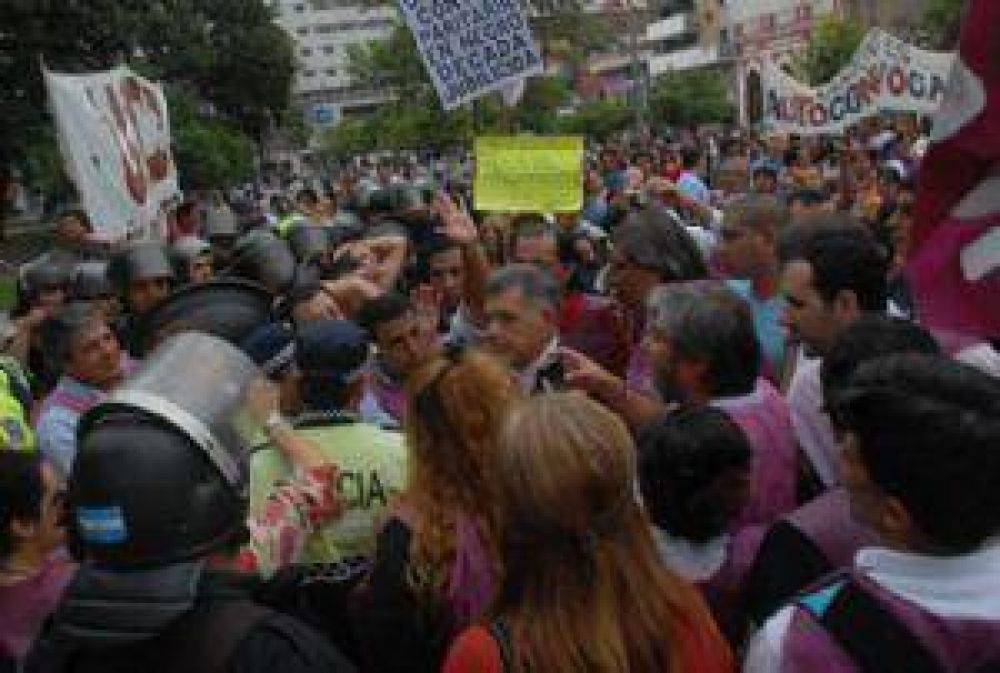 �Reclamamos al Gobierno que recupere la cordura y el di�logo�