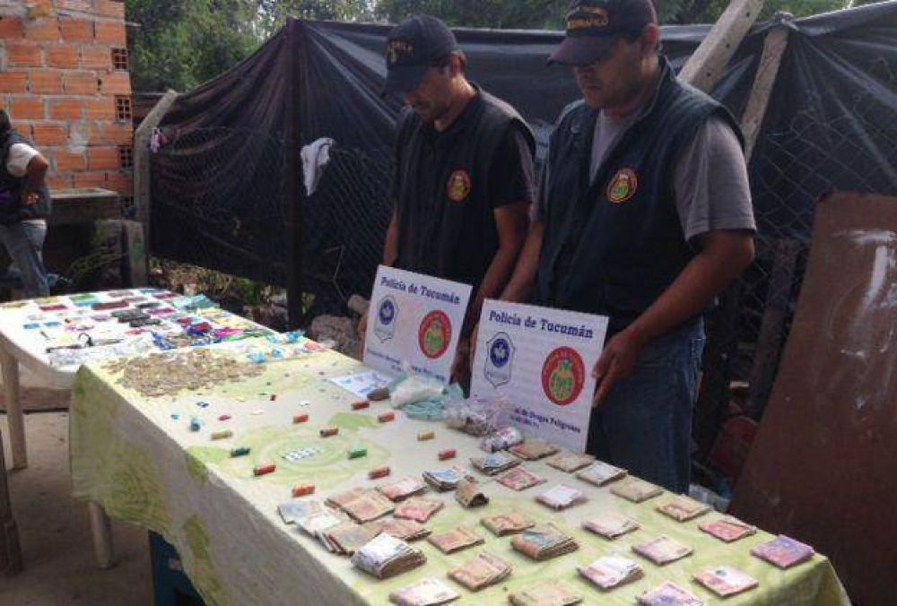 Secuestran m�s de 300 "ravioles" de coca�na durante tres allanamientos