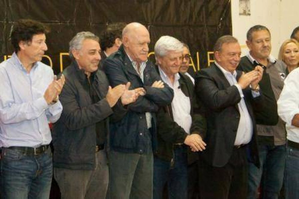 Julio Zamora particip� de un encuentro del Frente Renovador en Mercedes