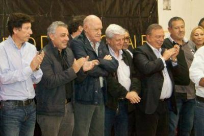 Julio Zamora particip� de un encuentro del Frente Renovador en Mercedes