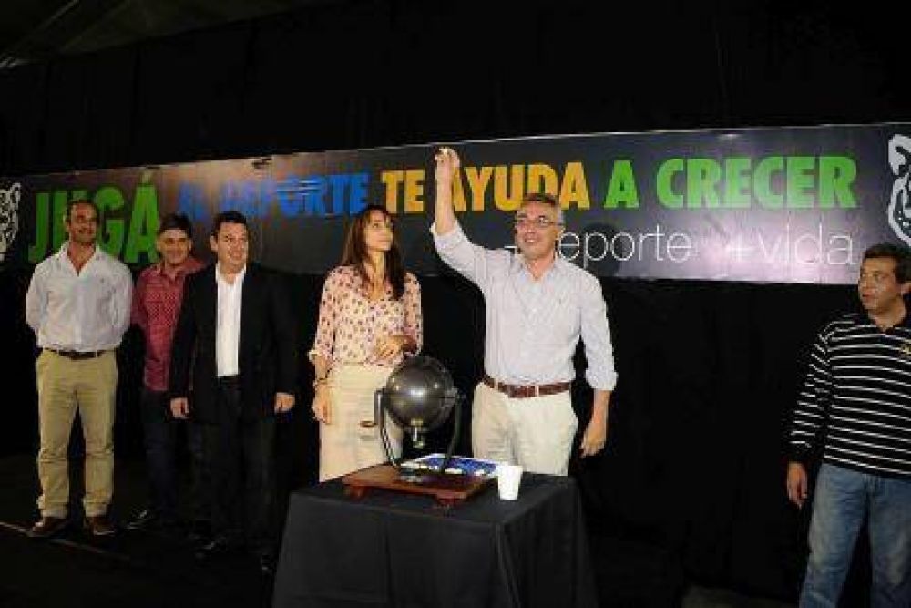 Se presentaron los torneos municipales de F�tbol y V�ley en Tigre