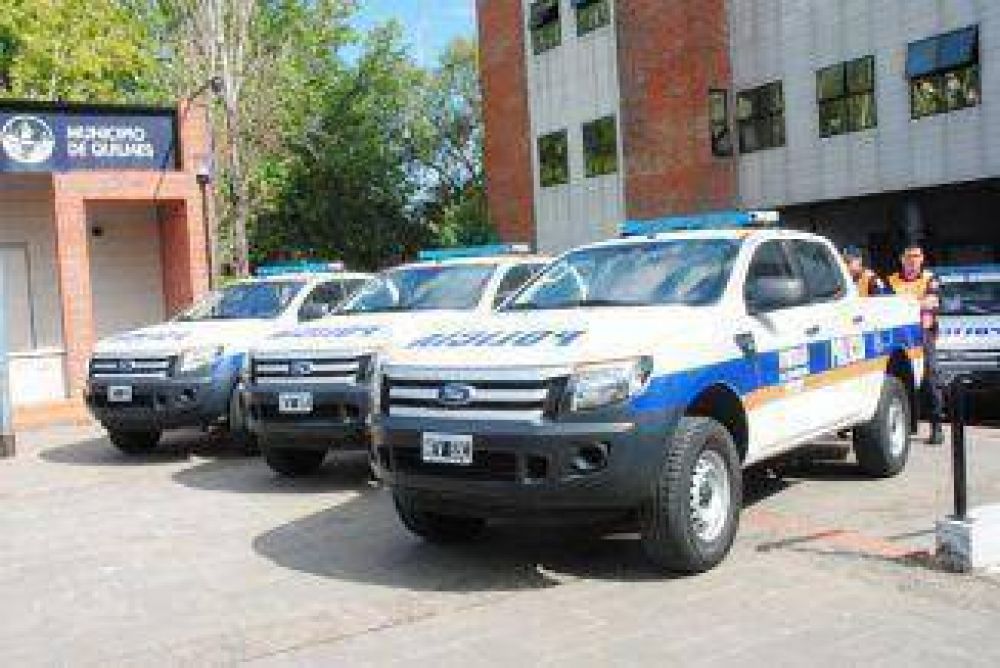 La Departamental de Quilmes sum� 10 nuevas camionetas para patrullar