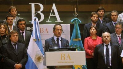 Con cr�ticas, la oposici�n se mostr� dispuesta a colaborar con el llamado de Scioli contra la inseguridad