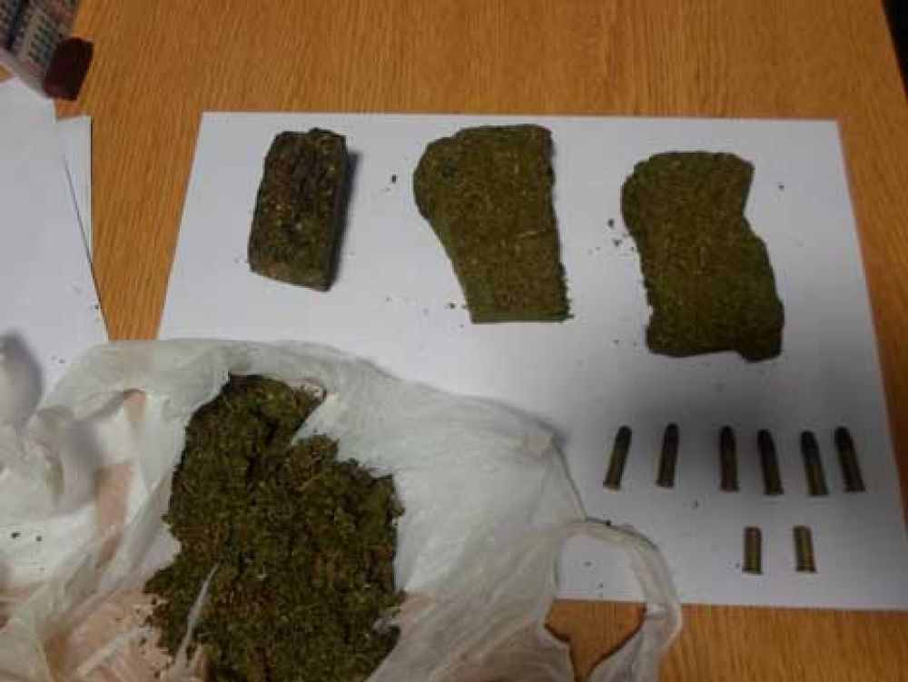Dos personas aprehendidas por la tenencia de 166 gramos de marihuana para la venta 