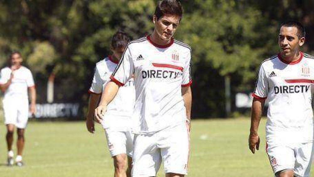 El Pincha no entren� por los rayos, jugar�a Mart�nez