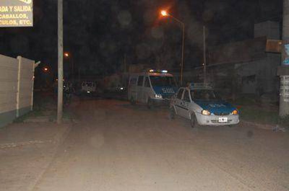 Un grupo de violentos fue detenido por agredir a polic�as a la salida de un local bailable