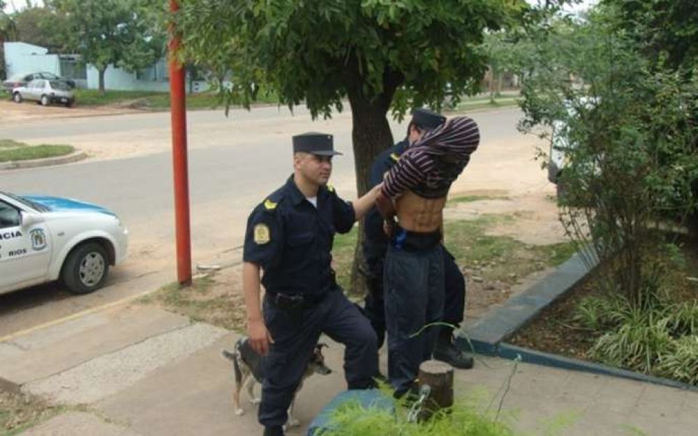 Detuvieron a un hombre por portar un rev�lver