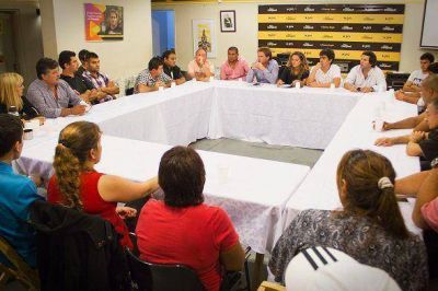 Campbell realiz� un plenario con referentes locales en San Fernando