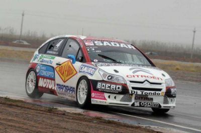 Rossi mantiene el liderazgo en el Turismo Nacional