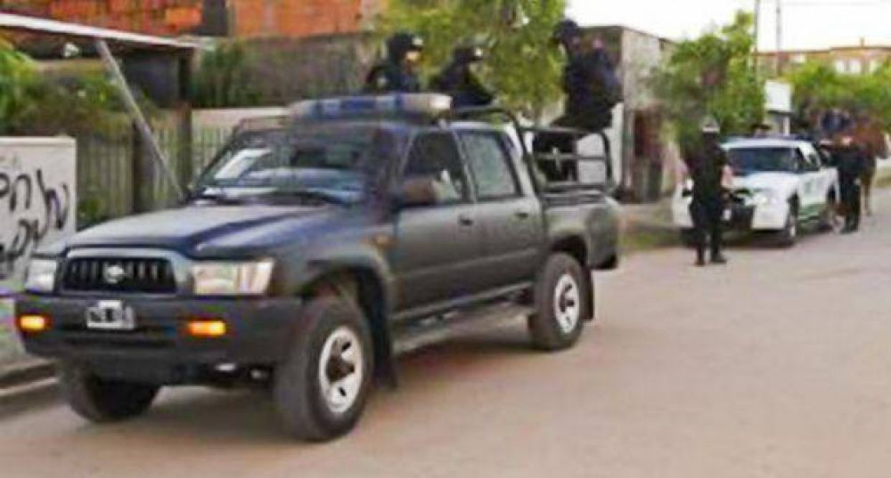 Pretenden que el 80 por ciento de los polic�as cumplan funciones en las calles
