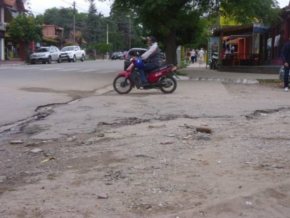 Critican el estado de las calles c�ntricas de Merlo