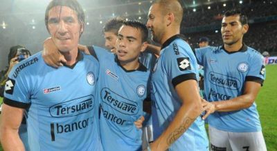 Con gol pol�mico de Zelaray�n, Belgrano le gan� a River y cort� la mala racha