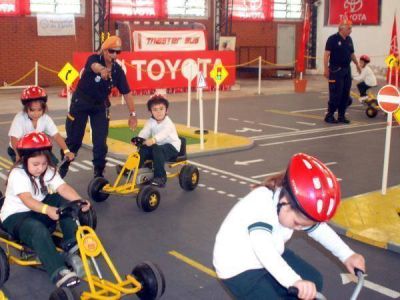Los chicos muy felices con "la instrucci�n"