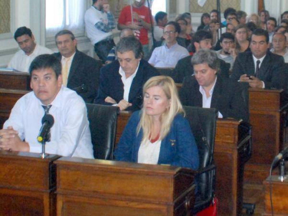 HCD: tensa sesion en la primera del a�o