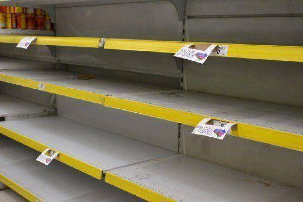 Due�os de s�pers chinos piden mejor abastecimiento