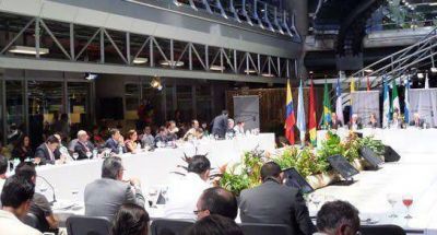Corral expuso en Medell�n sobre gesti�n de riesgos